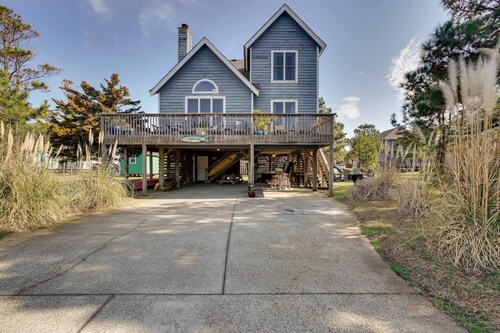 Hot Tub & Fire Pit: Outer Banks Family Getaway!