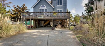 Hot Tub & Fire Pit: Outer Banks Family Getaway!