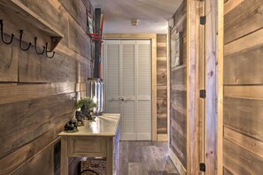 Apartment (3 Bedrooms) | Interior - 4 Mi to Natl Park: Mtn-view Gatlinburg Retreat! (Gatlinburg)