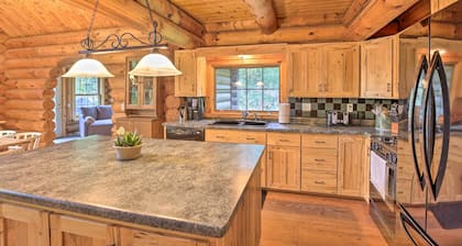 Splendid Family Cabin w/ Hot Tub & Grill!