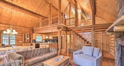 Splendid Family Cabin w/ Hot Tub & Grill!