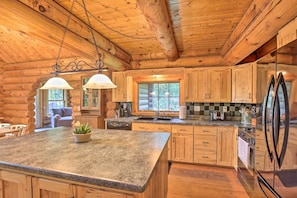 House (3 Bedrooms) | Interior