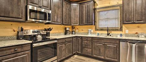 House (5 Bedrooms) | Interior