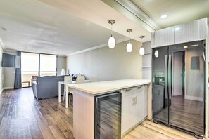 Apartment (2 Bedrooms) | Interior - Waterfront Condo: Resort Pool, Tennis & Beach (Hudson)