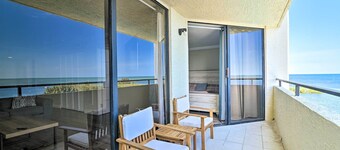 Waterfront Condo: Resort Pool, Tennis & Beach