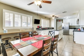 House (3 Bedrooms) | Interior