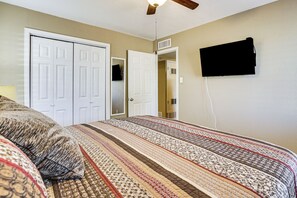 Interior - Quiet Family Home w/ Patio ~ 4 Mi to Utep, Airport (El Paso)