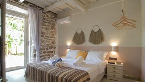 Cocoon Double with Patio