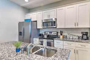 Lägenhet (3 Bedrooms) | Eget kök | Mikrovågsugn, ugn, spishäll och diskmaskin