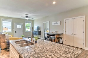 Apartment (3 Bedrooms) | Interior - Bowling Green Apartment in the Heart of Town! (Bowling Green)