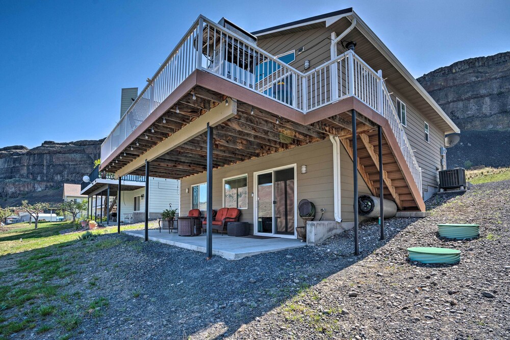 Coulee City Home w/ Mtn Views - Steps to Blue Lake