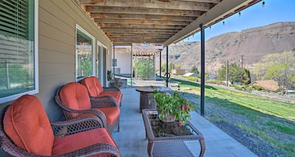 Coulee City Home w/ Mtn Views - Steps to Blue Lake