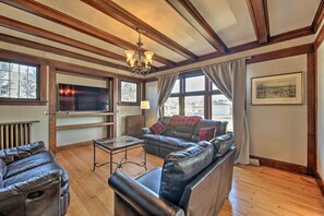 House (4 Bedrooms) | Interior