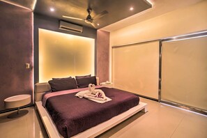 Interior - Luxury Penthouse w/ Rooftop Pool - Walk to Beach! (Playa del Carmen)