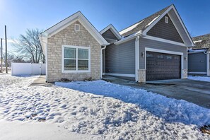 House (3 Bedrooms) | Interior - Pet-friendly Home, 5 Mi to Dtwn Louisville! (Jeffersonville)