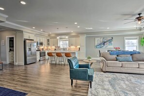House (3 Bedrooms) | Interior