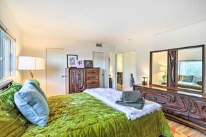 Apartment (3 Bedrooms) | Interior - Mtn-view Balcony + Pool Access: Palm Springs Gem (Palm Springs)