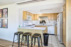 Apartment (3 Bedrooms) | Interior - Mtn-view Balcony + Pool Access: Palm Springs Gem (Palm Springs)