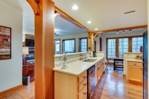 Microwave, oven, stovetop, dishwasher - Cozy Blue Ridge Mountains Vacation Rental! (Burnsville)