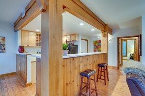 Interior - Cozy Blue Ridge Mountains Vacation Rental! (Burnsville)