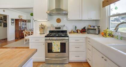 Beautiful South Oceanside Bungalow: 1 Mi to Beach!