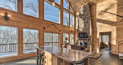 Paddle Ready: Hayward Lake View Retreat w/ BBQ