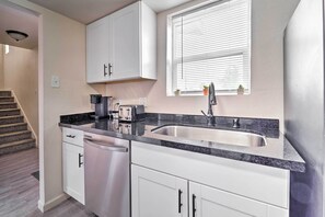 Apartment (2 Bedrooms) | Interior - Odessa Apartment Near Parks, Shops & Dining! (Odessa)