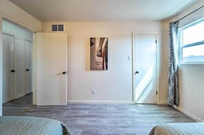 Apartment (2 Bedrooms) | Interior - Odessa Apartment Near Parks, Shops & Dining! (Odessa)