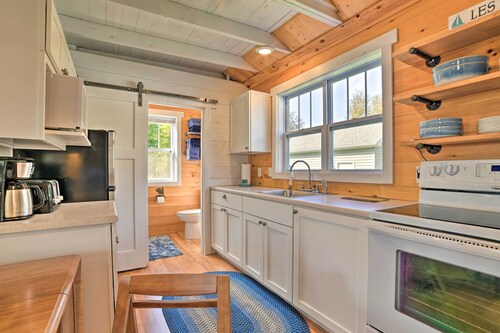 Cozy Cedarville Cottage - Walk to Lake Huron!