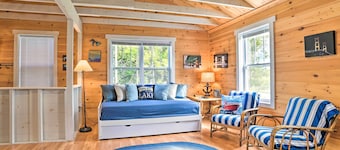 Cozy Cedarville Cottage - Walk to Lake Huron!