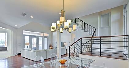Gorgeous Ocean Springs Waterfront Home w/ Dock!