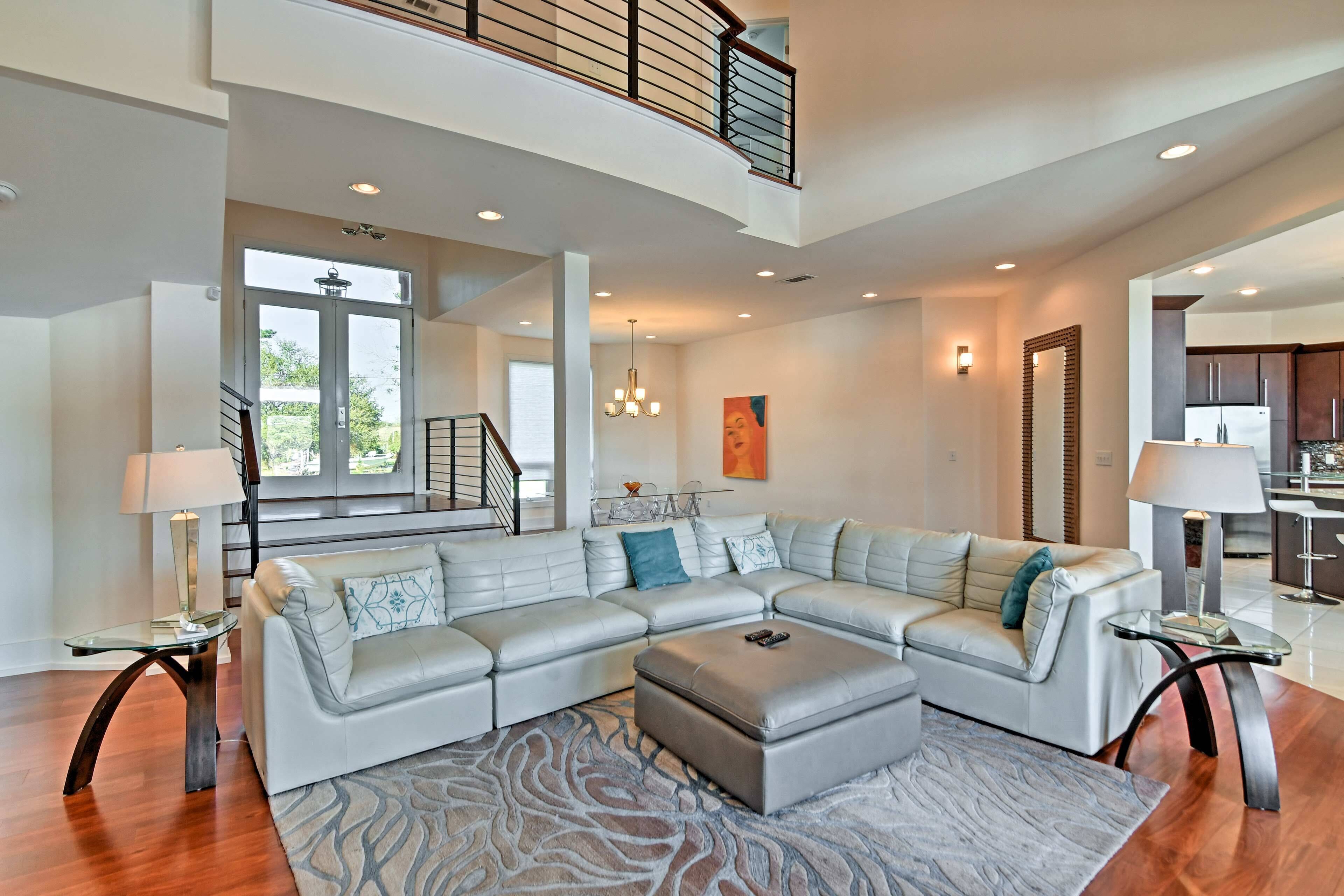 Gorgeous Ocean Springs Waterfront Home w/ Dock!