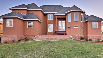 House (5 Bedrooms) | Front of property
