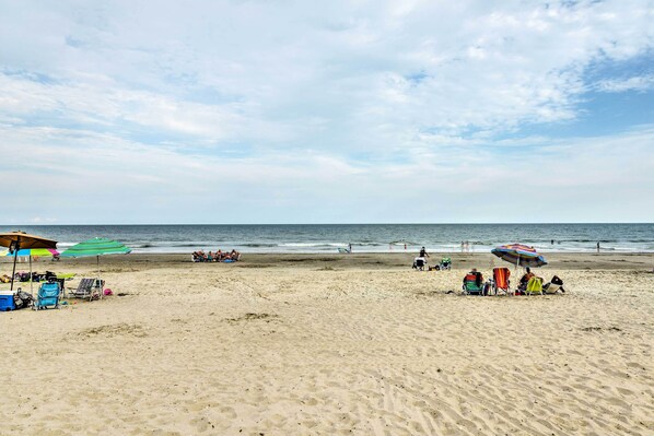 Apartment (3 Bedrooms) | Interior - 1 Mi to Apache Pier: Myrtle Beach Condo w/ Pool (Myrtle Beach)