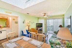 Apartment (3 Bedrooms) | Interior - 1 Mi to Apache Pier: Myrtle Beach Condo w/ Pool (Myrtle Beach)