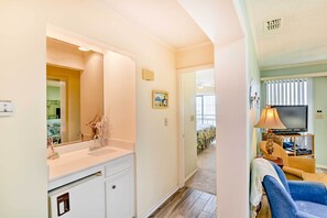 Apartment (3 Bedrooms) | Interior - 1 Mi to Apache Pier: Myrtle Beach Condo w/ Pool (Myrtle Beach)