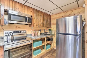 Maison (2 Bedrooms) | Cuisine privée | Micro-ondes, four, plaque de cuisson, lave-vaisselle