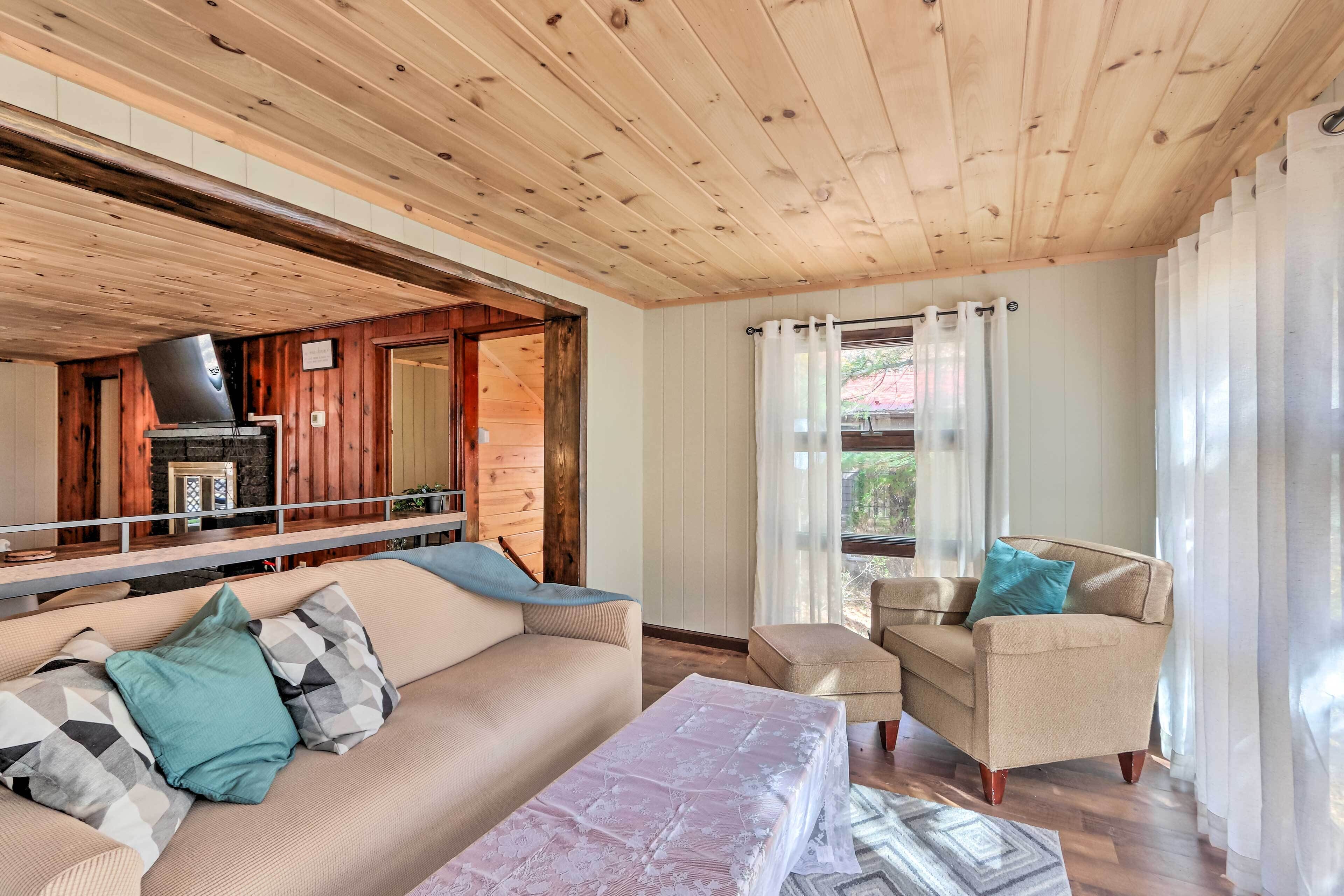 Cozy Getaway < 1 Mi to Cowans Gap State Park!