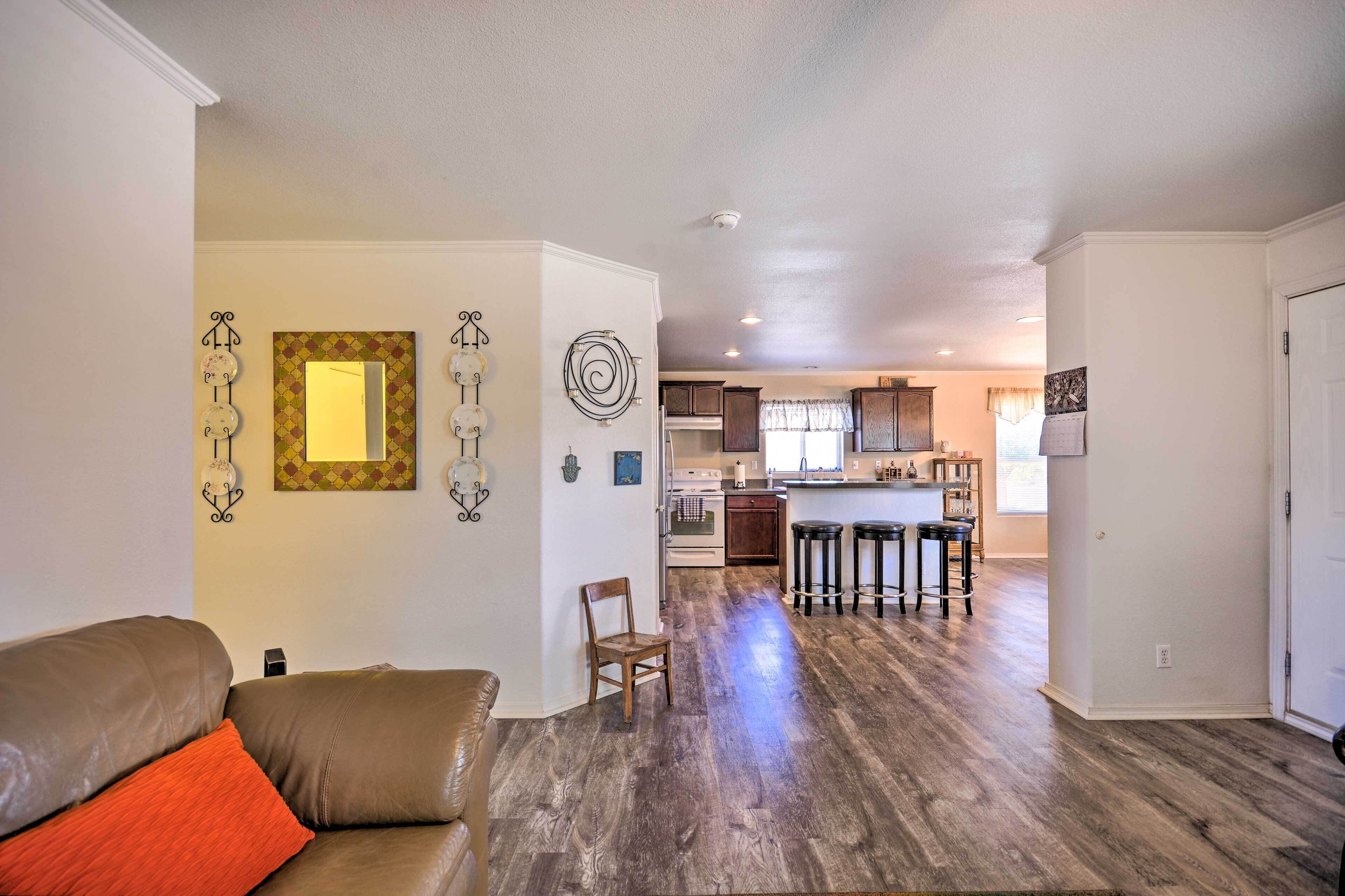 House (3 Bedrooms) | Interior