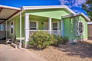 Front of property - Peaceful Portales Escape w/ Patio & Grill! (Portales)