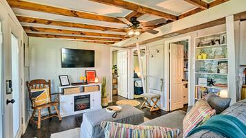 Cottage (2 Bedrooms) | Interior