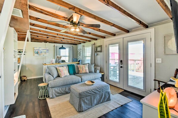 Cottage (2 Bedrooms) | Interior - Steps to Sand: Surfside Beach Gem w/ Large Yard (Freeport)