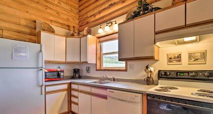 Cabin w/ Fire Pit, Views & Bbq: 18 Mi to Moab!