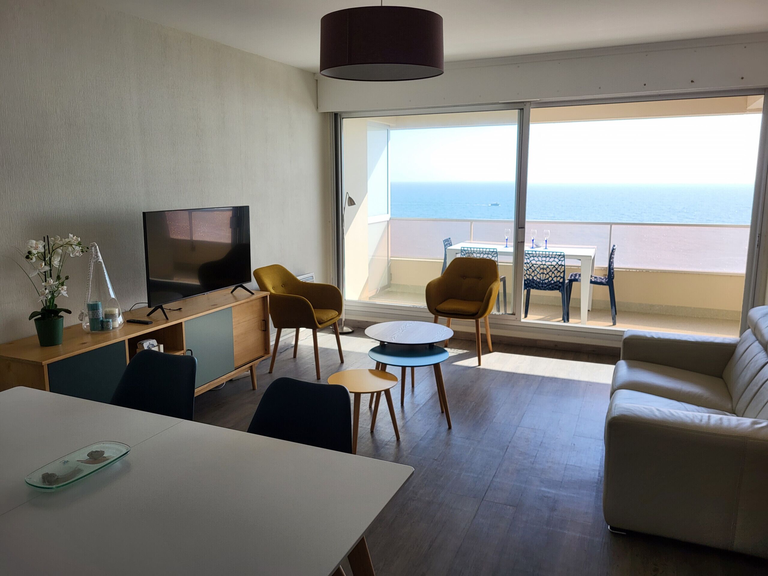 Relaxing escape with sea view