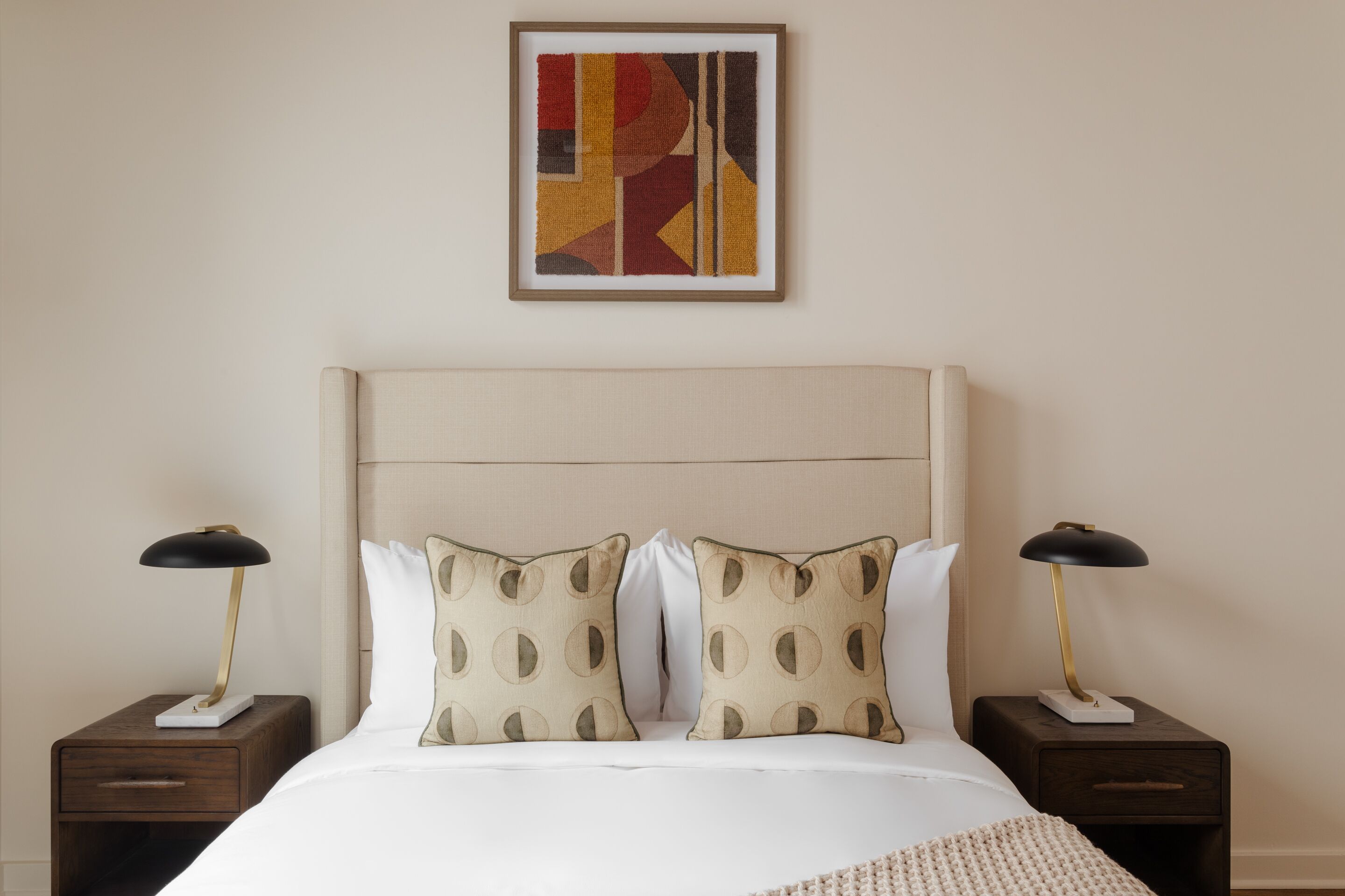 Found Chicago powered by Sonder | Queen Room