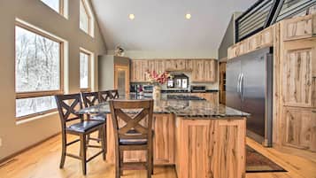 House (4 Bedrooms) | Private kitchen | Microwave, oven, stovetop, dishwasher