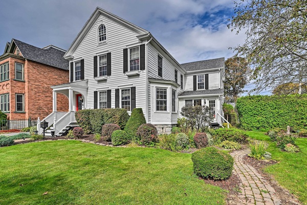 House (4 Bedrooms) | Front of property
