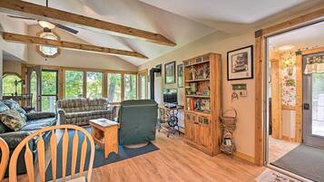 Cottage (2 Bedrooms) | Interior