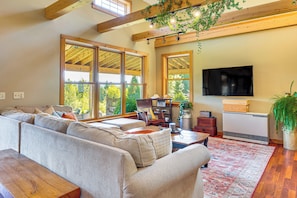 House (2 Bedrooms) | Interior - Greensboro Home w/ Porch & Countryside Views! (Stannard)