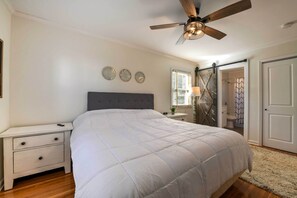 Apartment (1 Bedroom) | 1 bedroom, laptop workspace, iron/ironing board, bed sheets - Charming Charlotte Condo - Fully Renovated! (Charlotte)